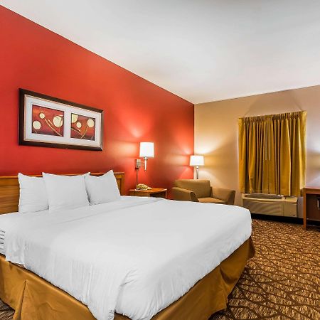 Quality Inn & Suites Chesterfield Village Springfield Eksteriør bilde
