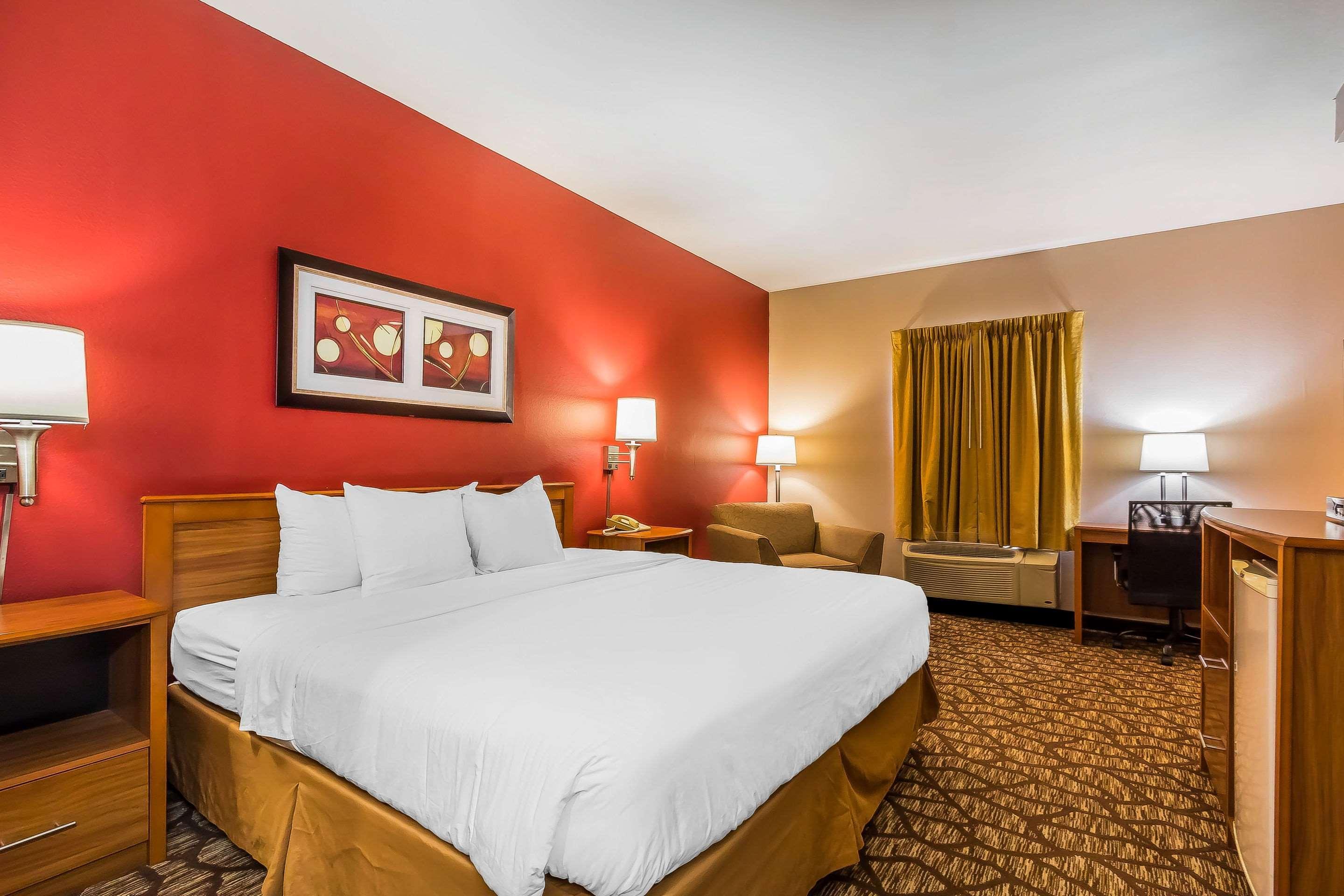 Quality Inn & Suites Chesterfield Village Springfield Eksteriør bilde