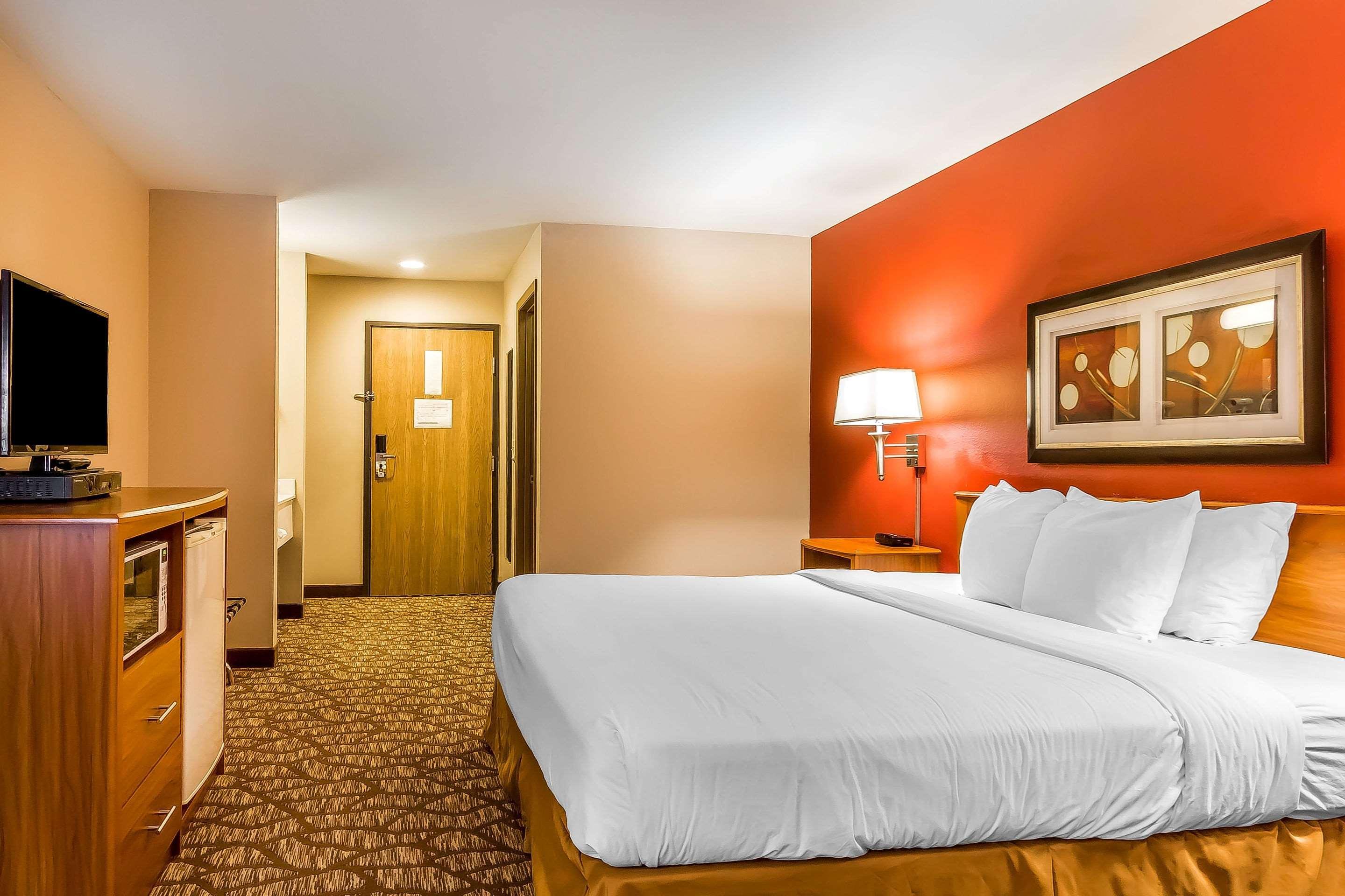 Quality Inn & Suites Chesterfield Village Springfield Eksteriør bilde