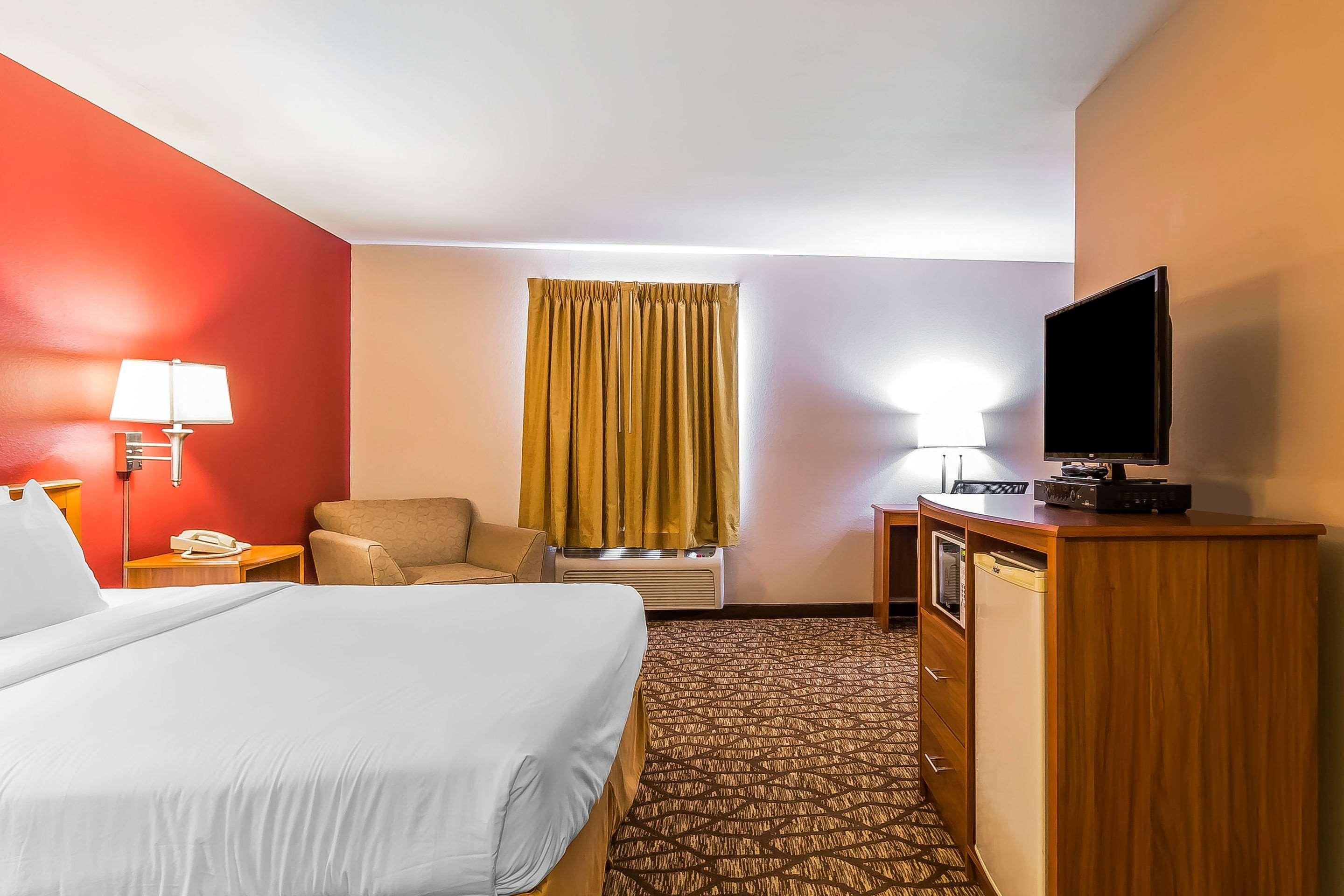 Quality Inn & Suites Chesterfield Village Springfield Eksteriør bilde
