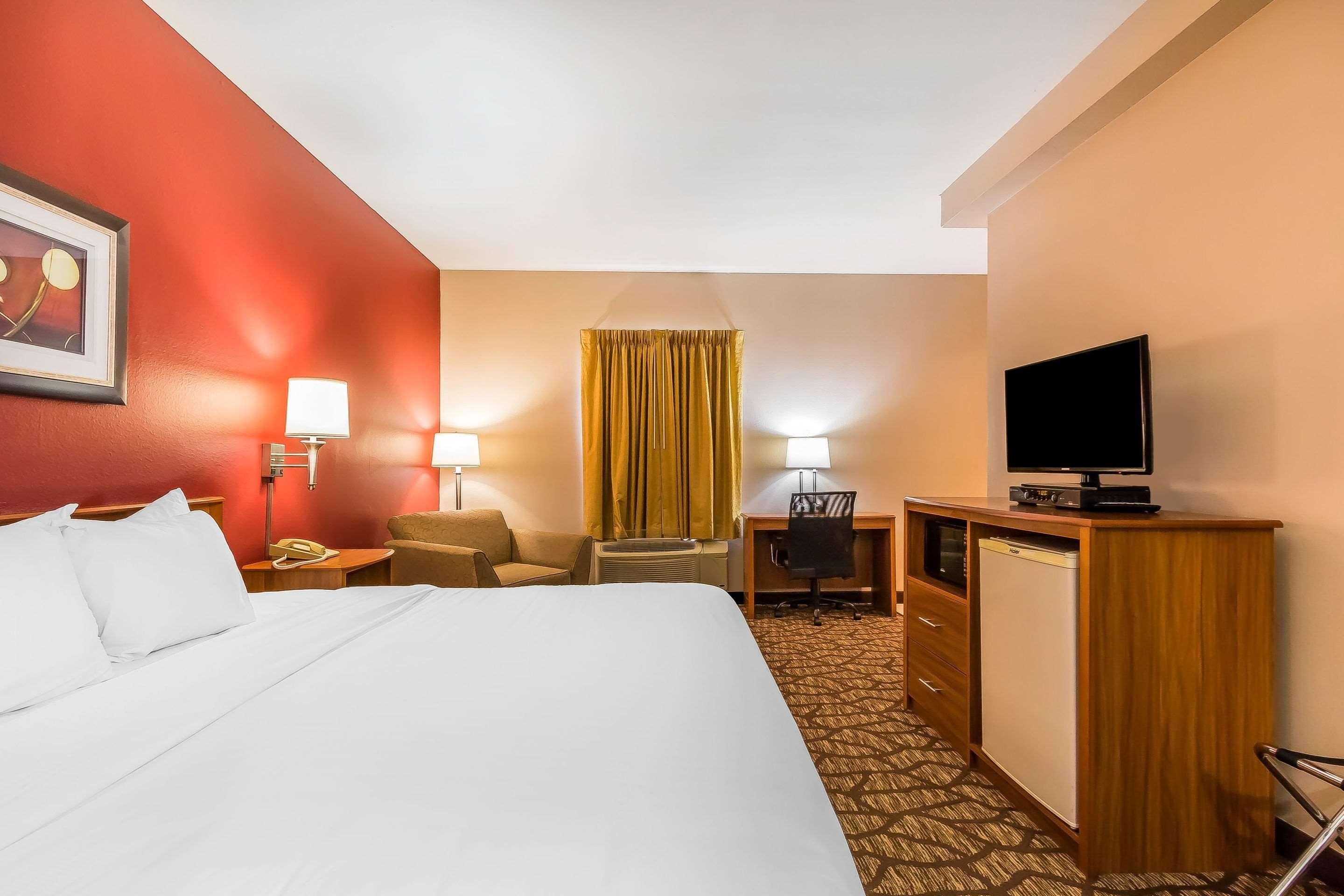 Quality Inn & Suites Chesterfield Village Springfield Eksteriør bilde