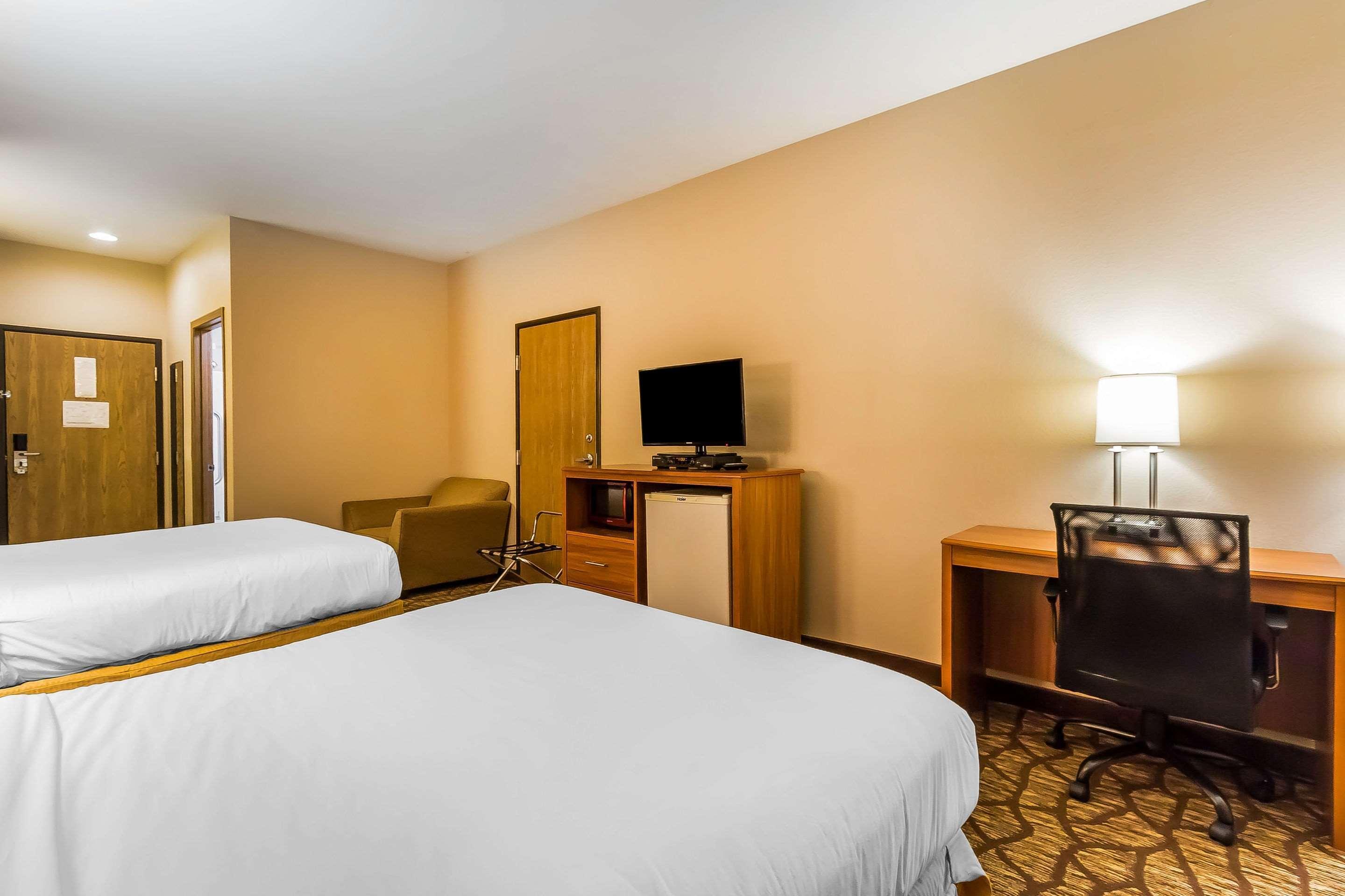 Quality Inn & Suites Chesterfield Village Springfield Eksteriør bilde