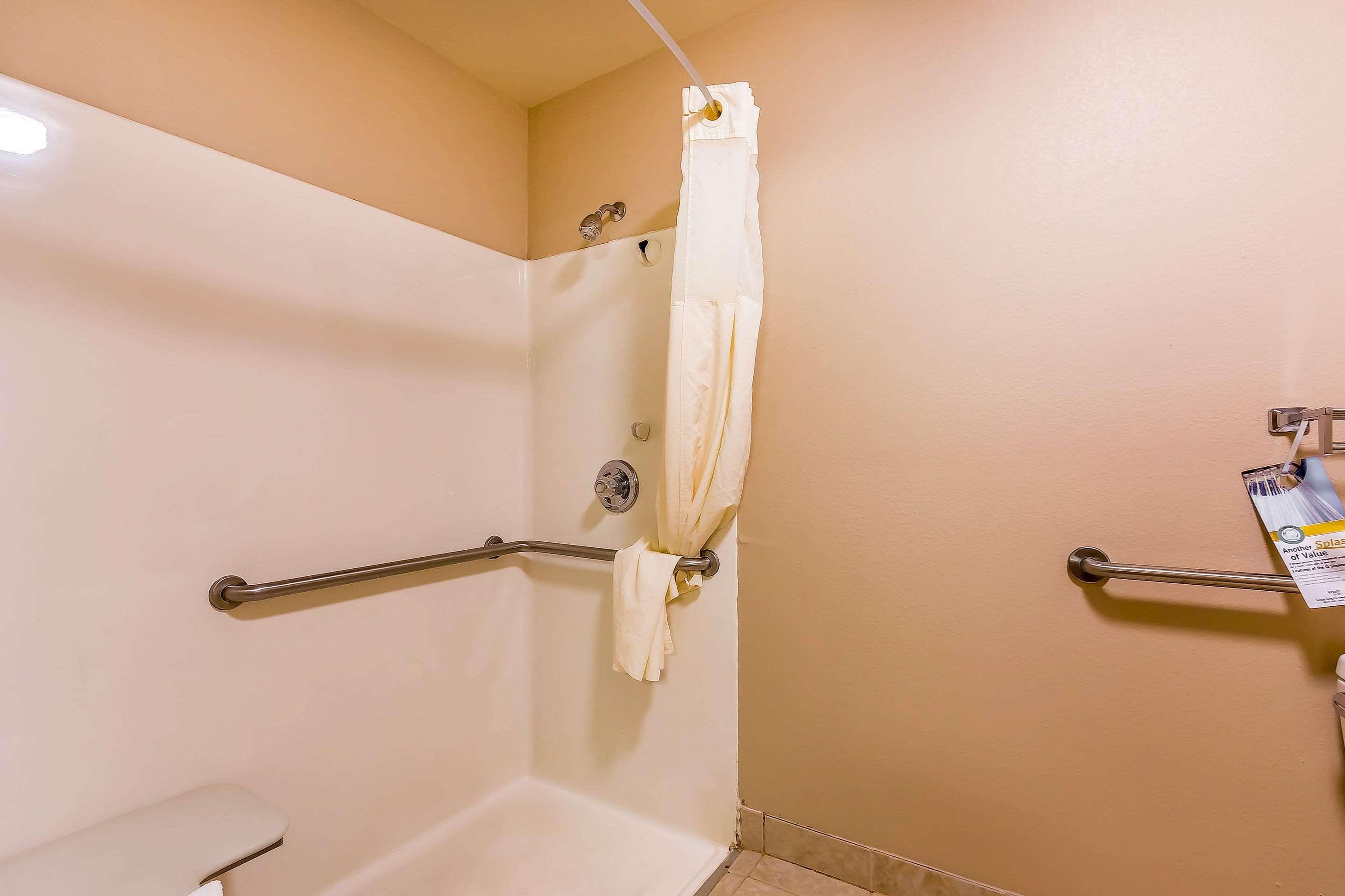 Quality Inn & Suites Chesterfield Village Springfield Eksteriør bilde