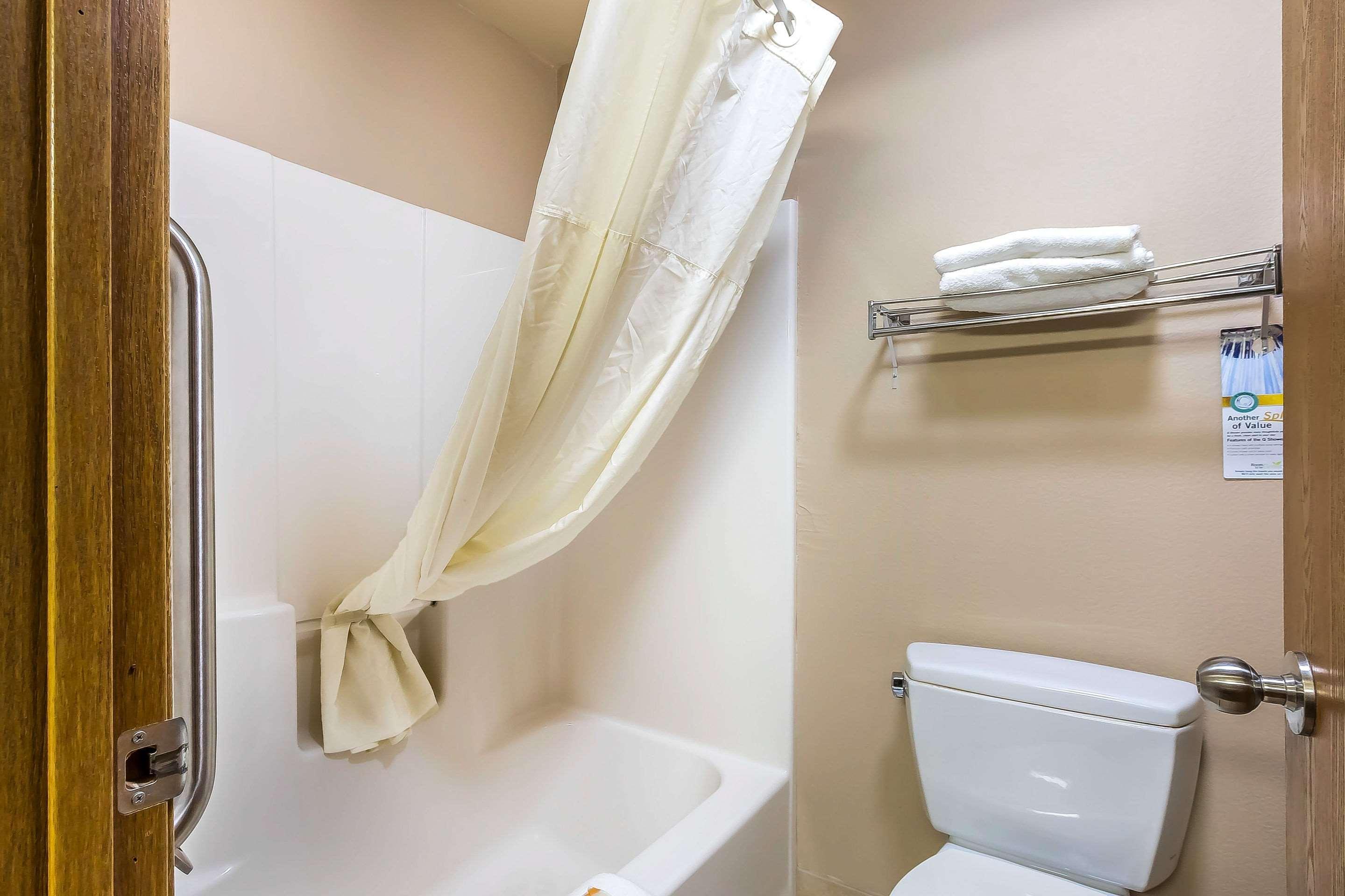 Quality Inn & Suites Chesterfield Village Springfield Eksteriør bilde