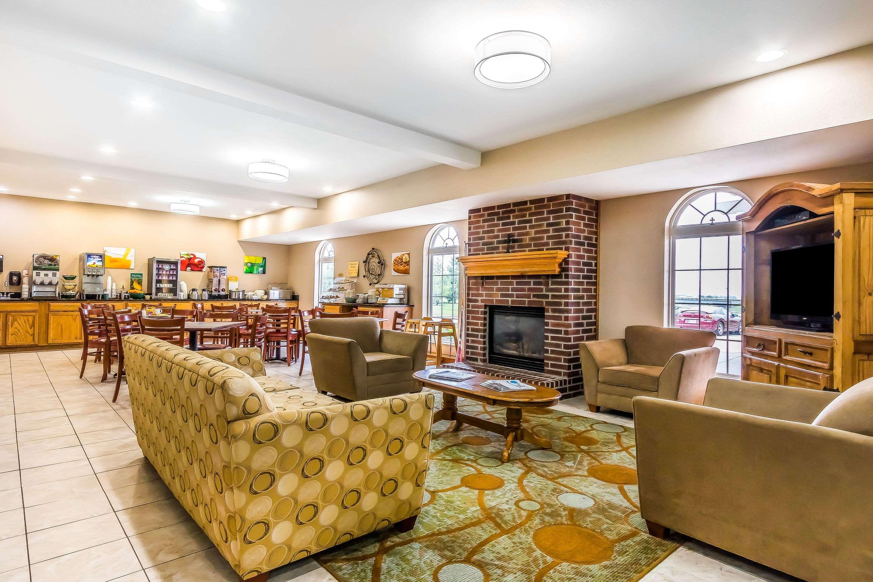 Quality Inn & Suites Chesterfield Village Springfield Eksteriør bilde