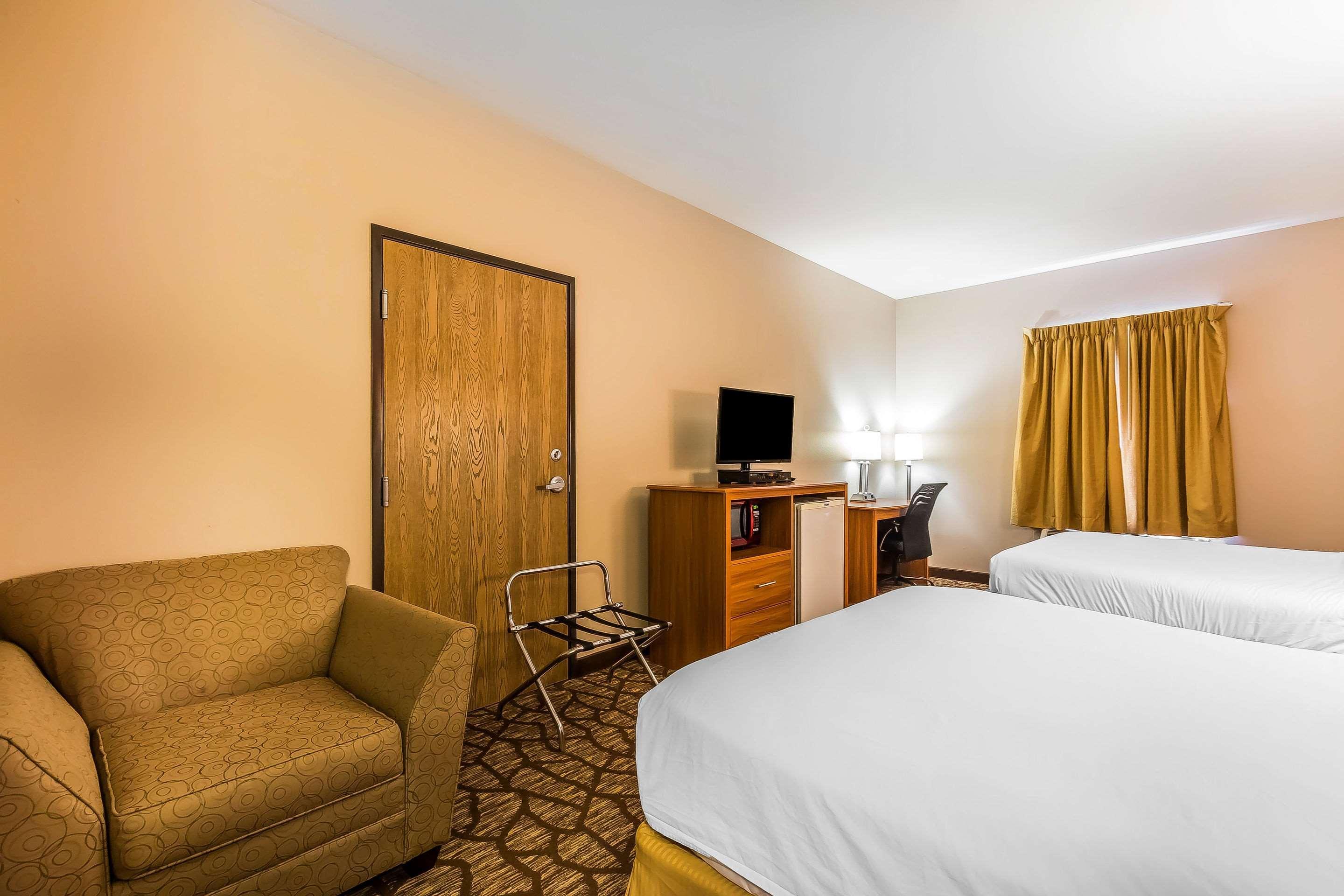 Quality Inn & Suites Chesterfield Village Springfield Eksteriør bilde