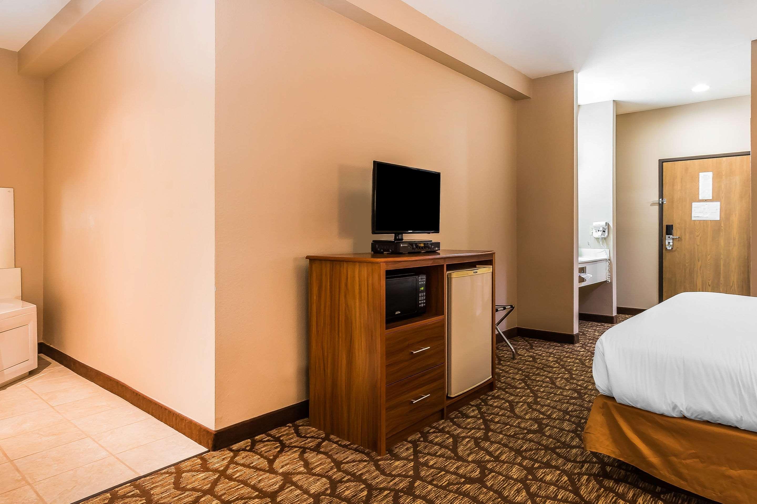 Quality Inn & Suites Chesterfield Village Springfield Eksteriør bilde