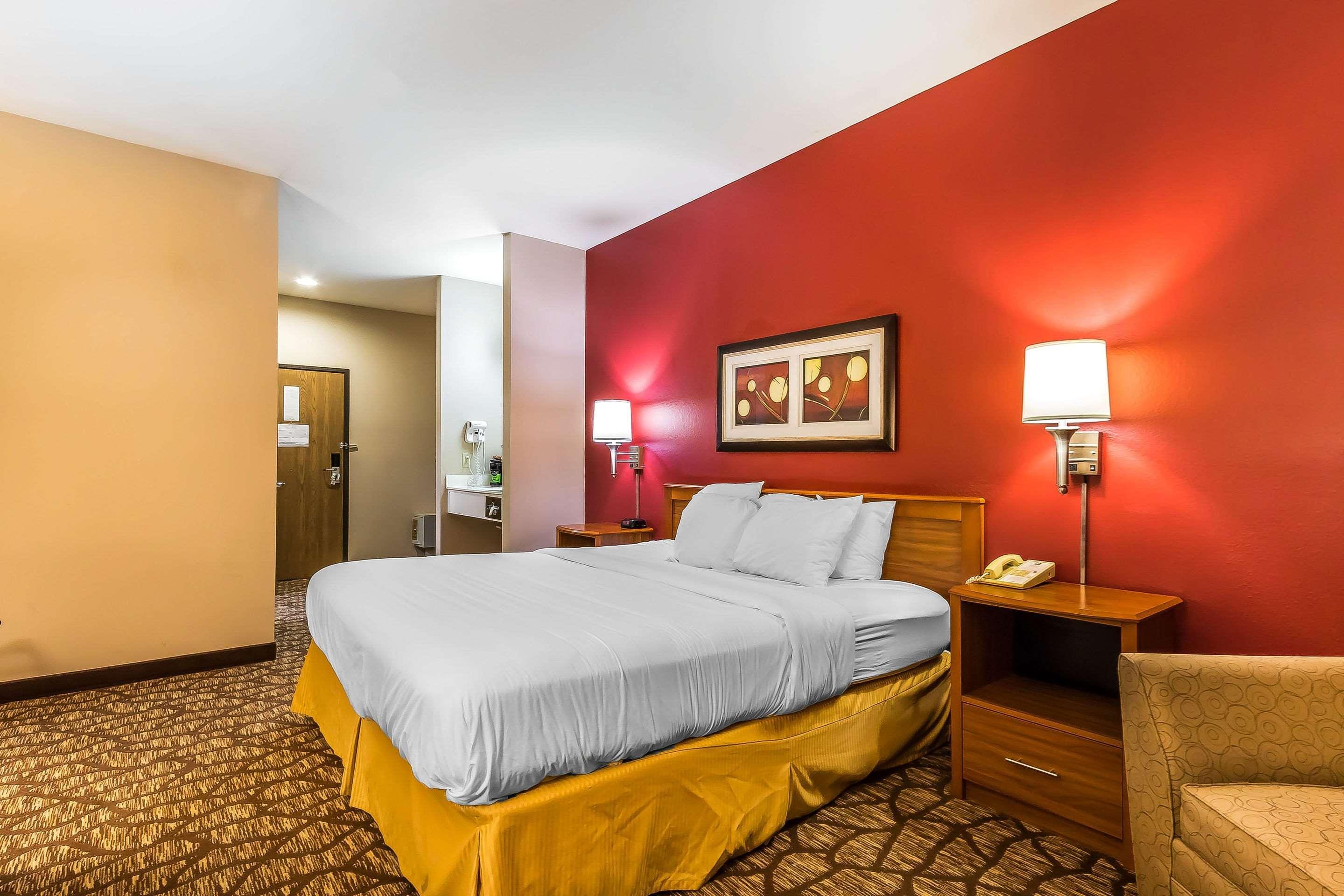 Quality Inn & Suites Chesterfield Village Springfield Eksteriør bilde