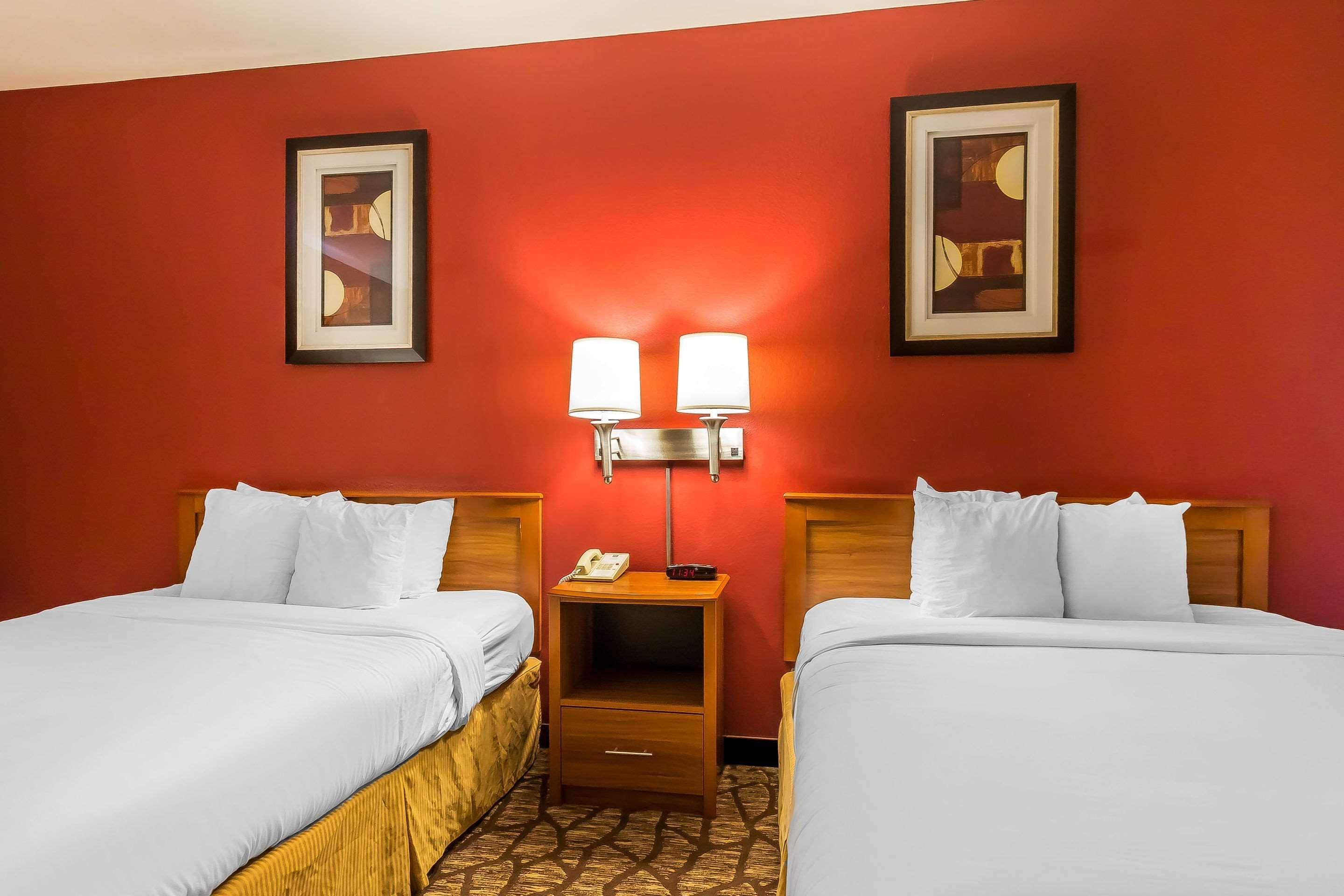 Quality Inn & Suites Chesterfield Village Springfield Eksteriør bilde