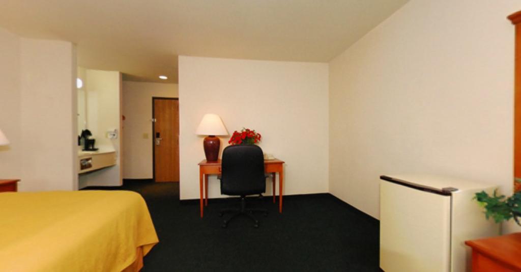 Quality Inn & Suites Chesterfield Village Springfield Eksteriør bilde