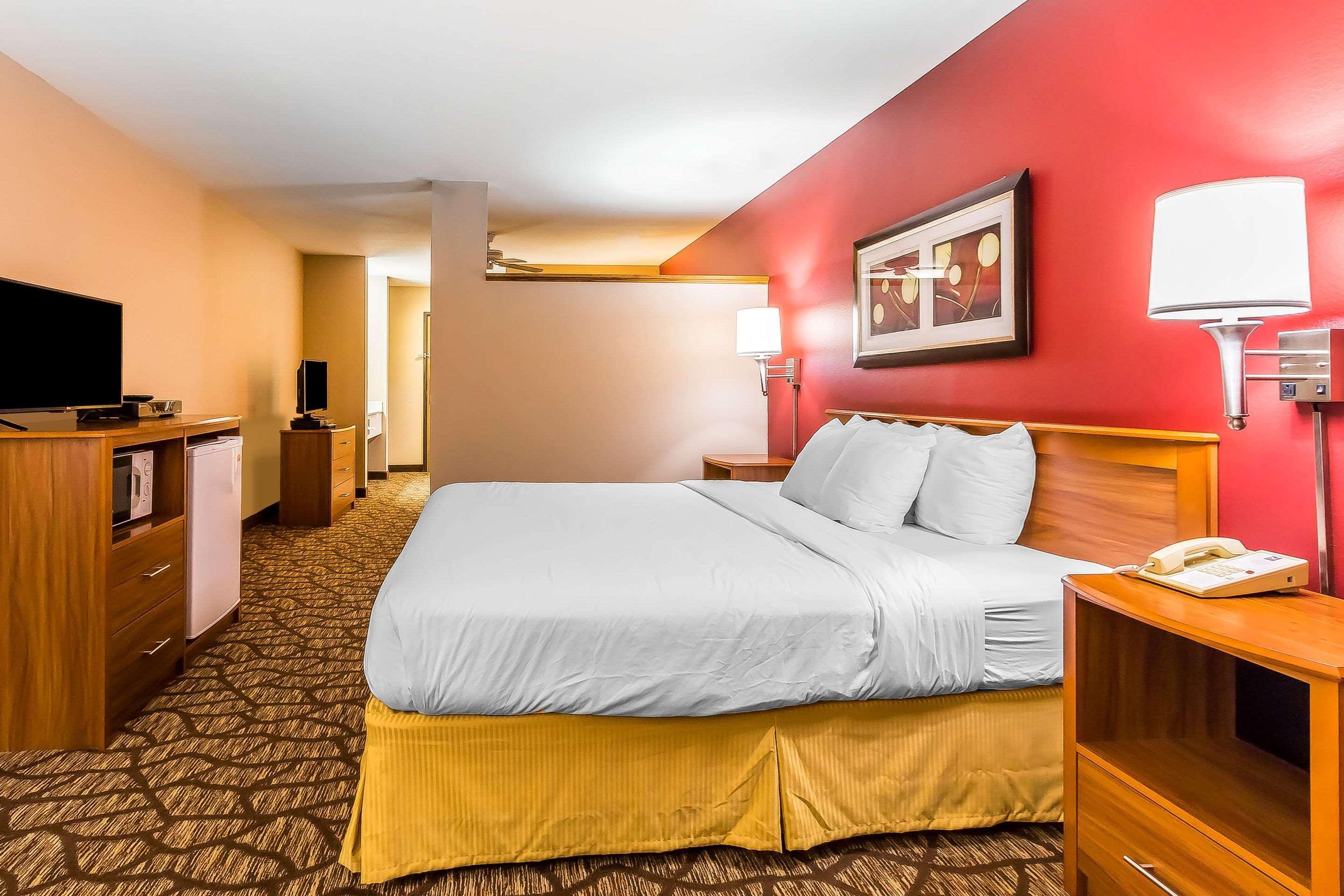 Quality Inn & Suites Chesterfield Village Springfield Eksteriør bilde