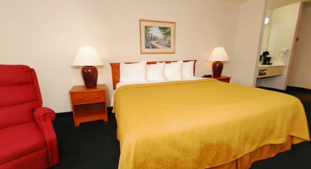 Quality Inn & Suites Chesterfield Village Springfield Eksteriør bilde