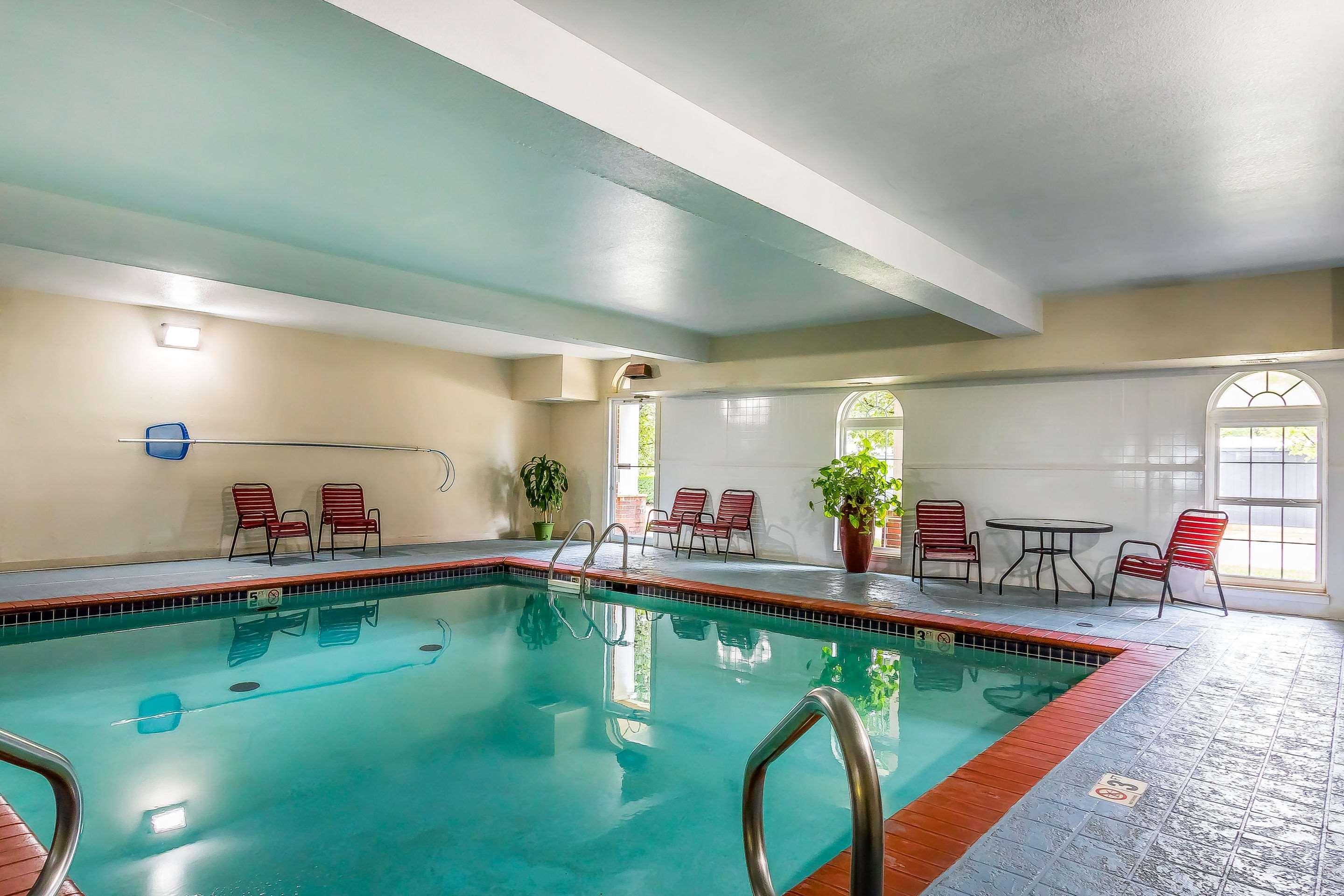 Quality Inn & Suites Chesterfield Village Springfield Eksteriør bilde