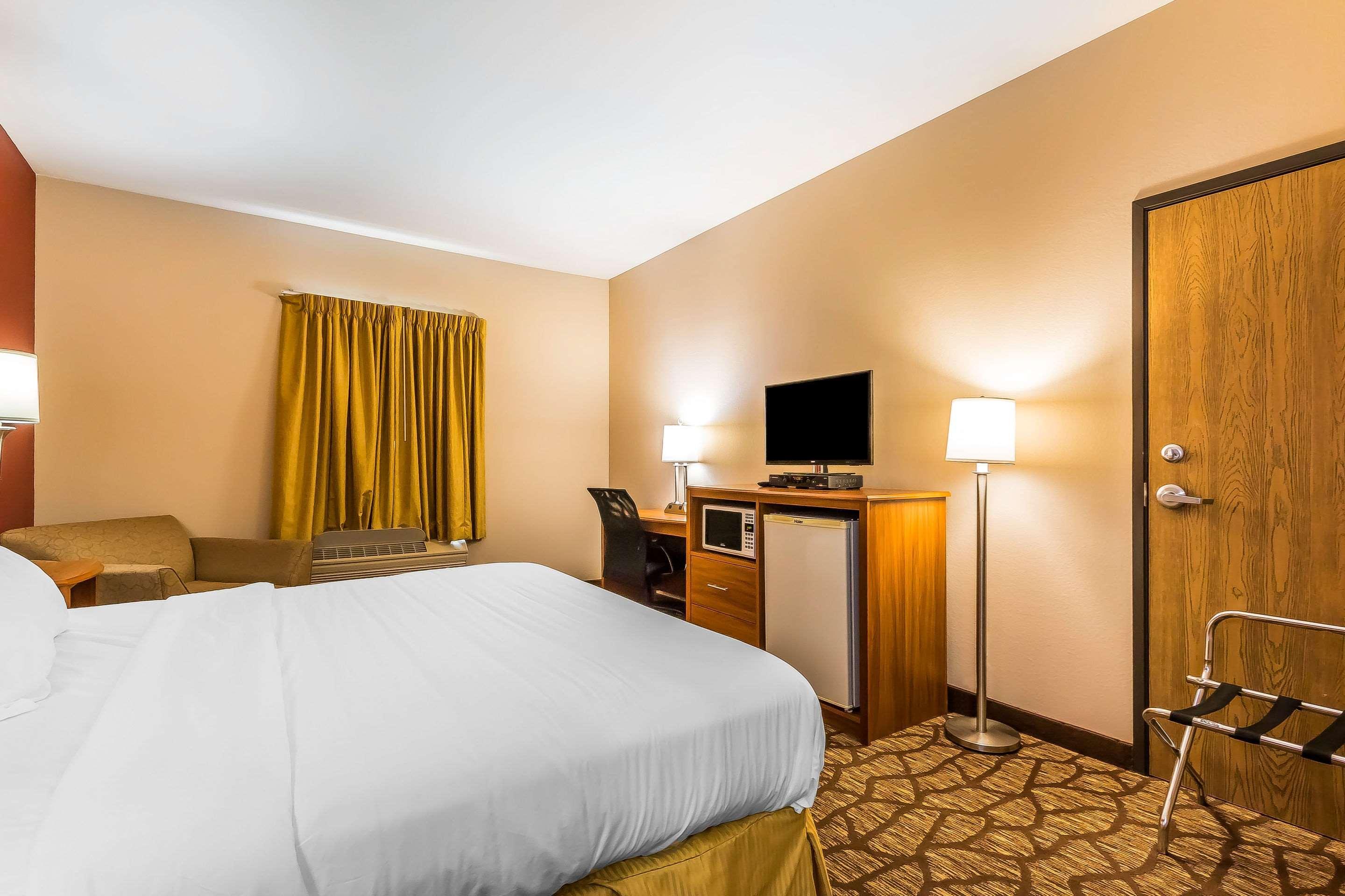 Quality Inn & Suites Chesterfield Village Springfield Eksteriør bilde