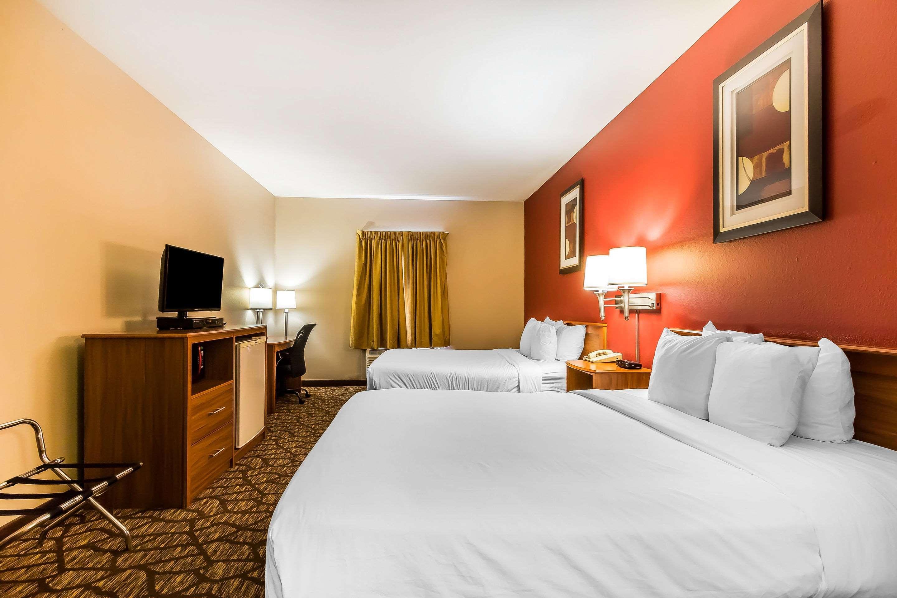Quality Inn & Suites Chesterfield Village Springfield Eksteriør bilde
