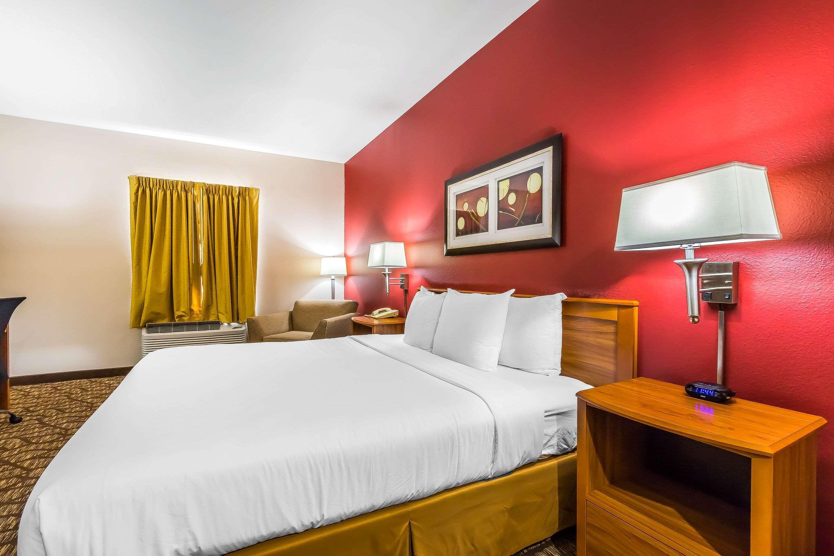 Quality Inn & Suites Chesterfield Village Springfield Eksteriør bilde
