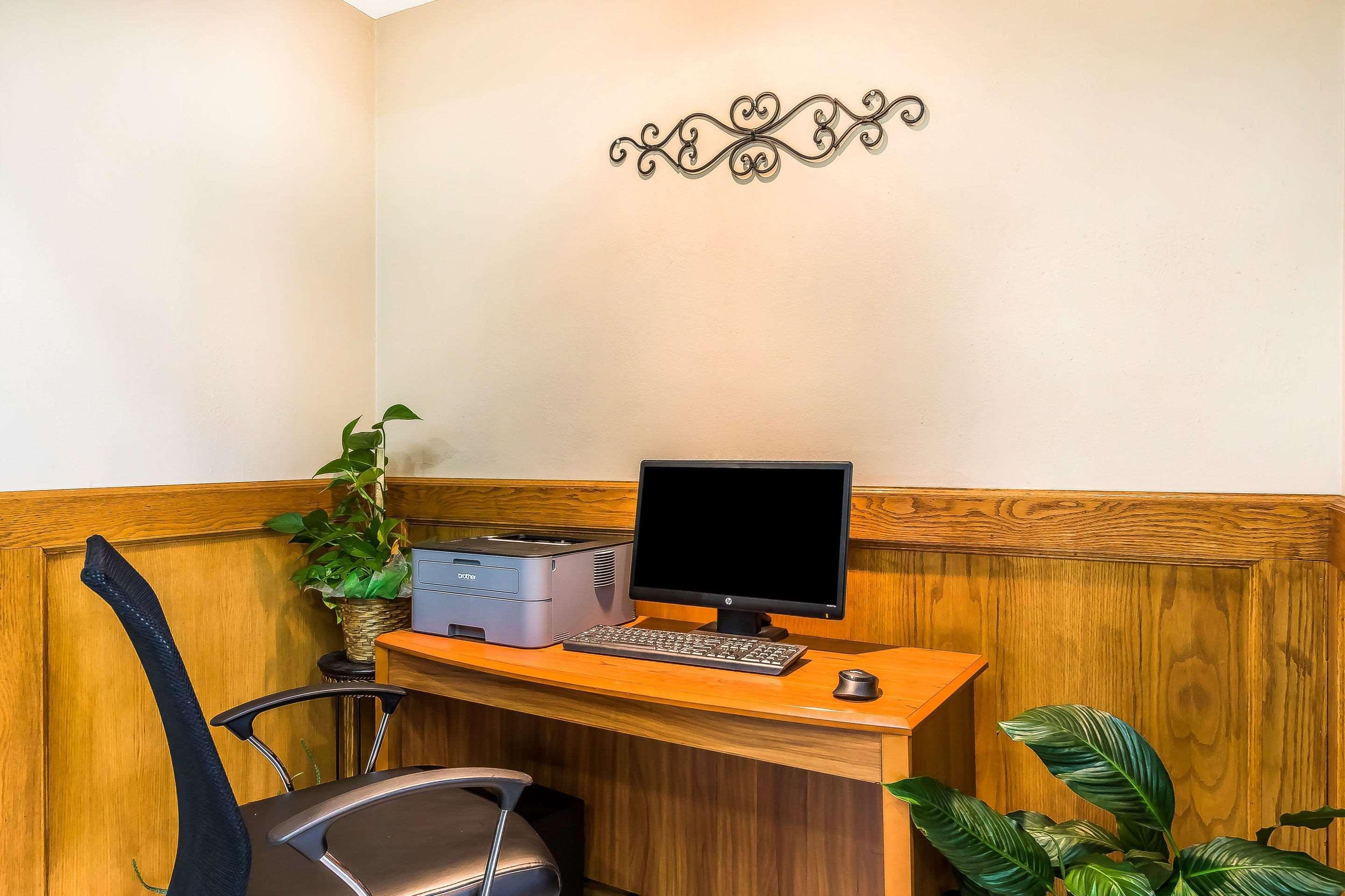 Quality Inn & Suites Chesterfield Village Springfield Eksteriør bilde